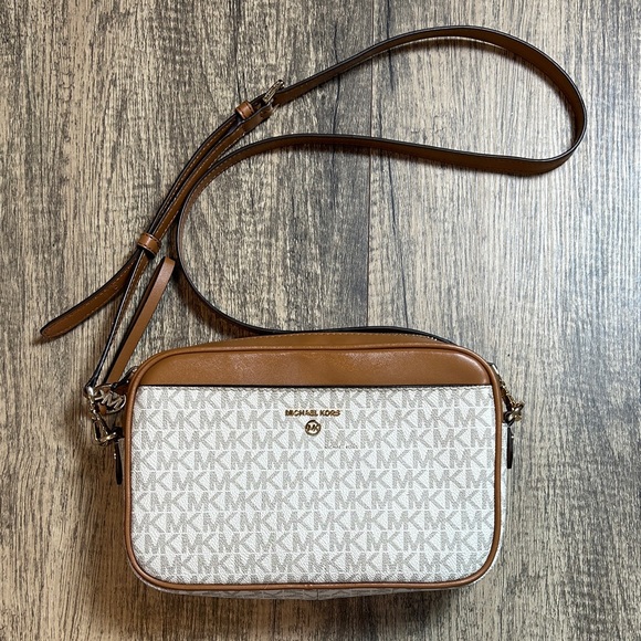 Michael Kors Handbags - NWOT Michael Kors White and Brown Signature Crossbody Bag